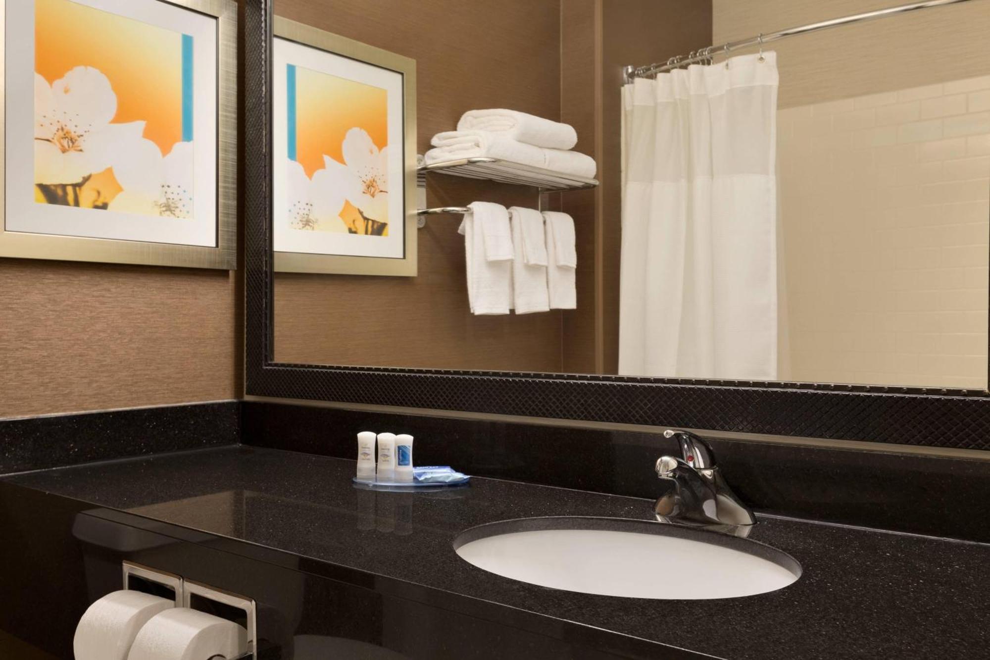 Fairfield Inn & Suites Bismarck North Eksteriør bilde