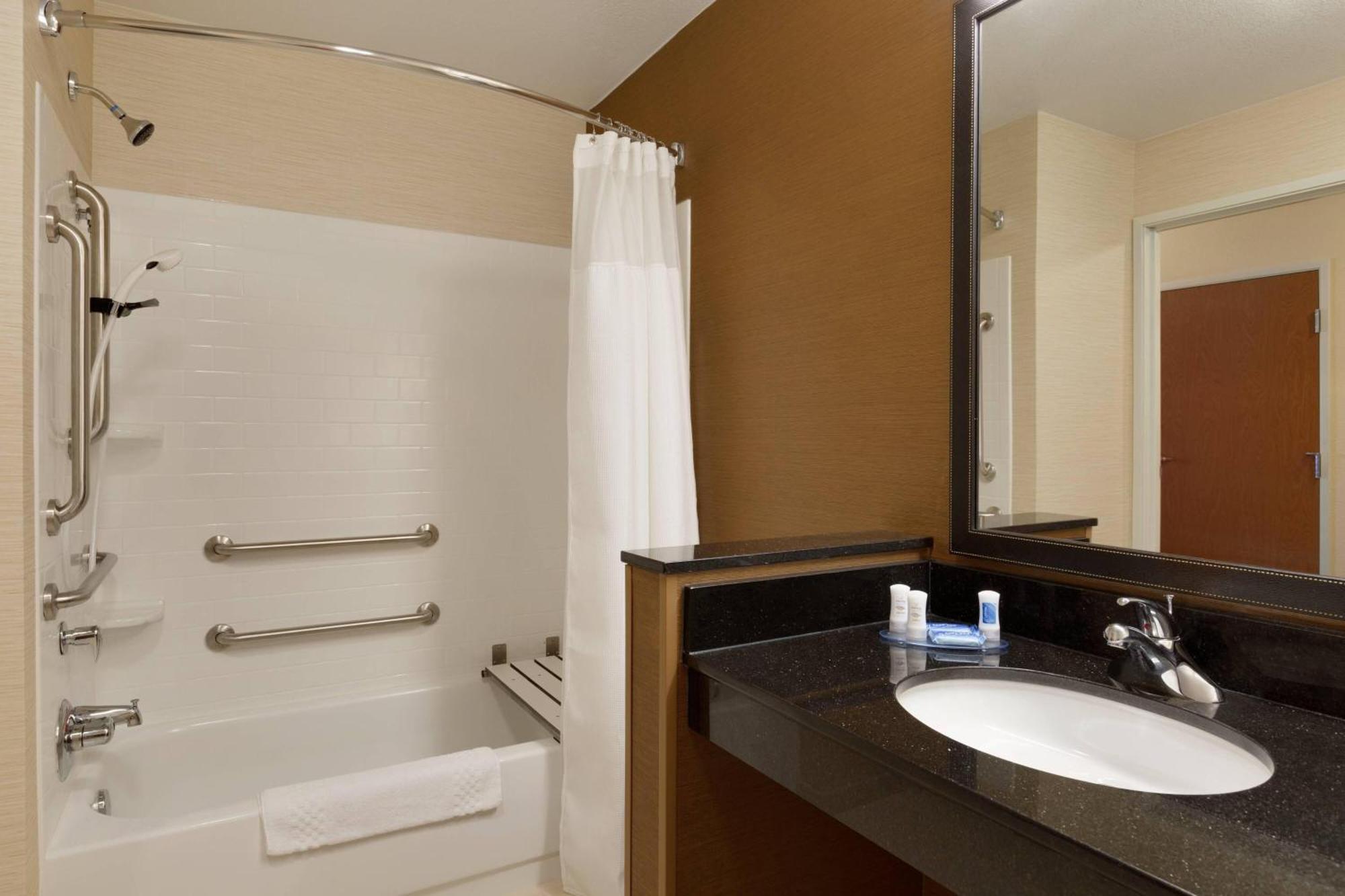 Fairfield Inn & Suites Bismarck North Eksteriør bilde